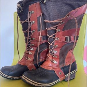 Sorel Conquest Carly size 8 boots brown and cognac and black rubber